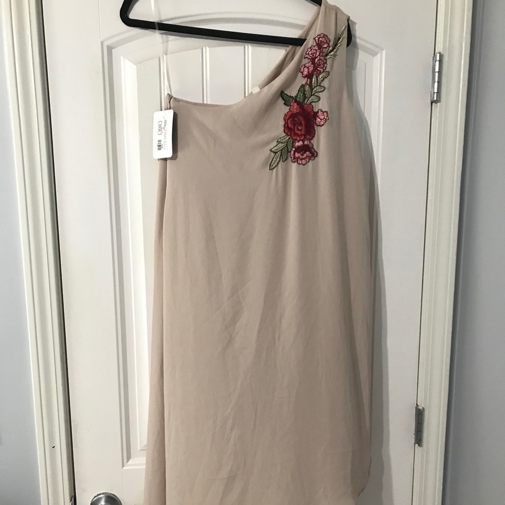 DressUp off the shoulder tan dress